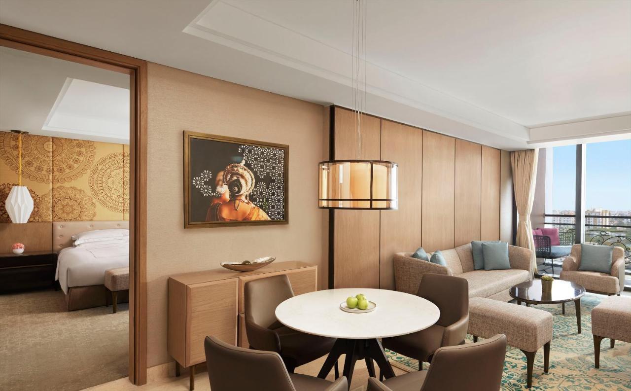 Готель Taj Wellington Mews Ченнаї Екстер'єр фото